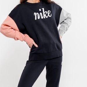 Nike SportsWear Pullover